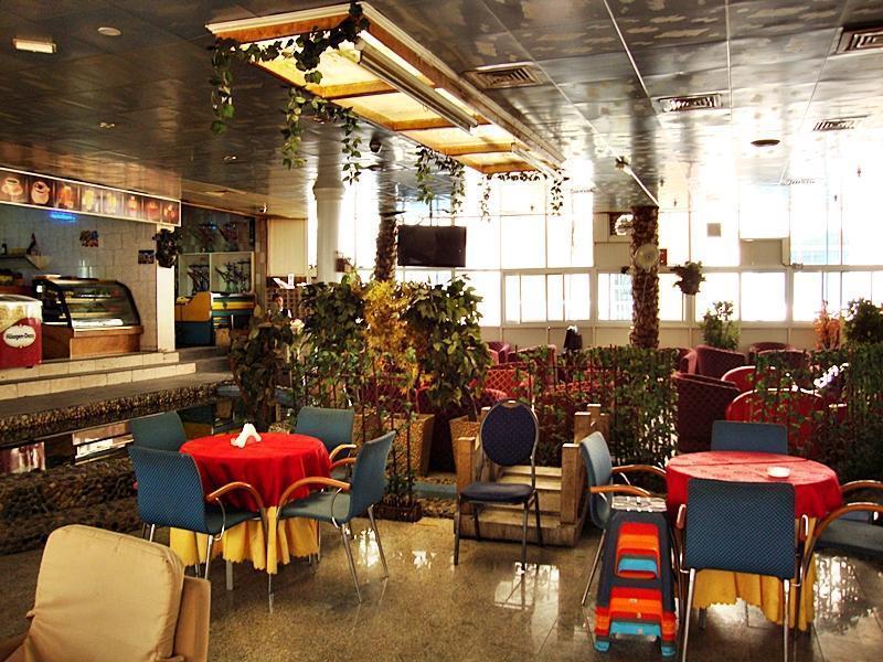 Oyo 366 Waves Hotel Adzsmán Kültér fotó
