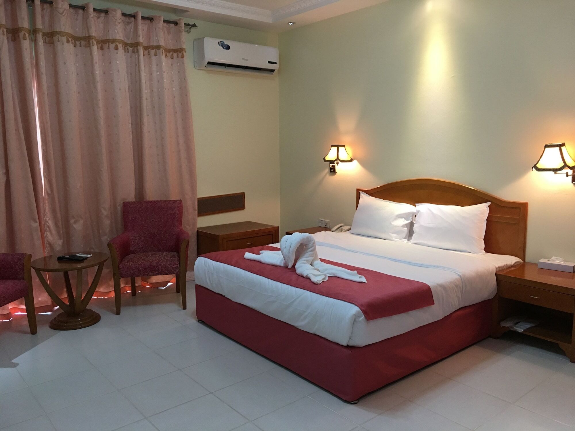 Oyo 366 Waves Hotel Adzsmán Kültér fotó