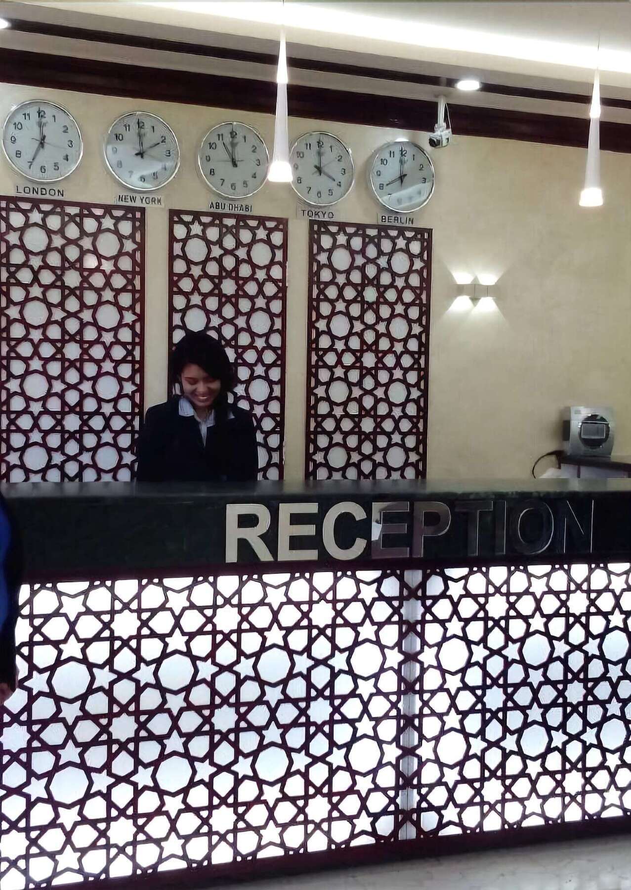 Oyo 366 Waves Hotel Adzsmán Kültér fotó