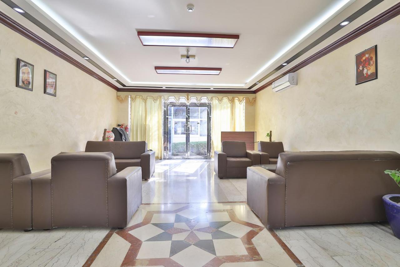 Oyo 366 Waves Hotel Adzsmán Kültér fotó