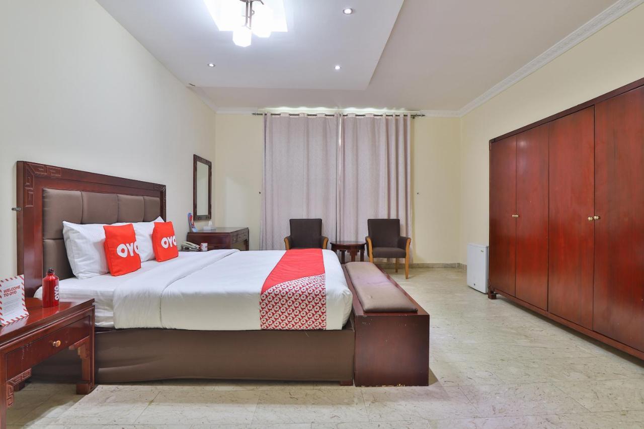 Oyo 366 Waves Hotel Adzsmán Kültér fotó