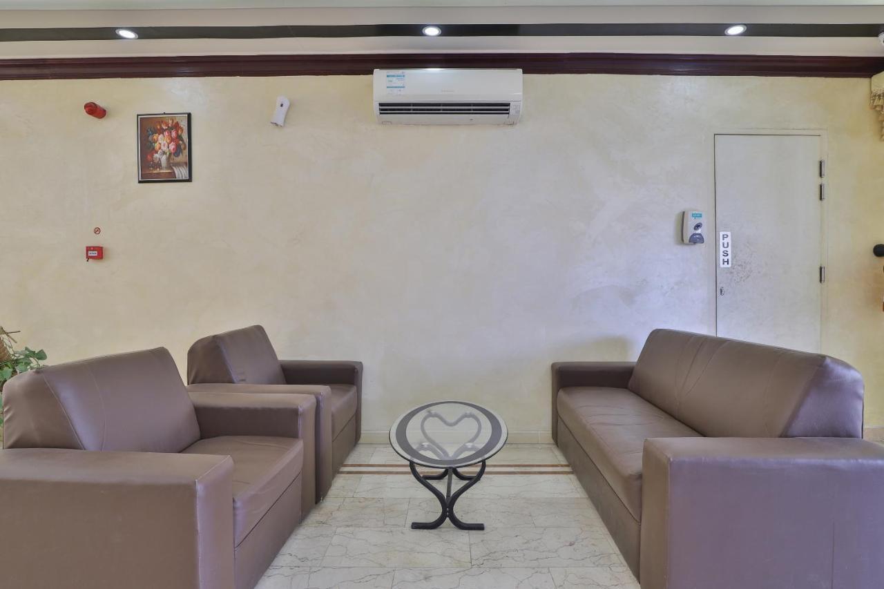 Oyo 366 Waves Hotel Adzsmán Kültér fotó