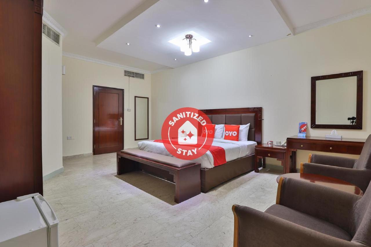 Oyo 366 Waves Hotel Adzsmán Kültér fotó